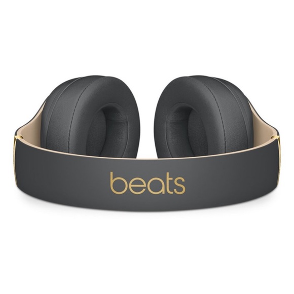 BRAND NEW black and gold Beats Studio3 Wireless - Picture 5 of 6